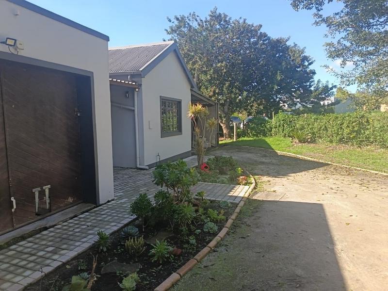 2 Bedroom Property for Sale in Albertinia Western Cape